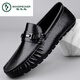 Zapatos para hombres de carpintería de carpintería 2025 Nuevo verano de cuero genuino SULLA SUGERA SUGRA SUFICIENTE Zapatos de frijoles transpirables para hombres con zapatos de mocas de un pie para hombres MT9921 38 [Tamaño de zapato de cuero estándar]