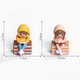 GELUN MIGN CARTONE BURANT CHARGET SMELLES ORNAGENTS CRÉATIVE OFFICE CÉRIENNE Mini couple Micro Landscape Decorations Deux personnes portant des sacs d'école