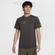 Nike (Nike) Hyverse Men's Sun Sun Sun Sprying Swrywing Spring Camiseta Spring HV4882 399 Desierto Moss Verde/Fir Green/Plata XS