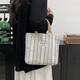 Bolsos de trabajo para mujeres 2025 Nuevos bolsos de hombro de moda y de moda para mujeres Ins japoneses versátiles pequeños de hombro para mujeres y1663 beige rayas blancas