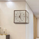 Sanqihu doppelseitige Wanduhr Wohnzimmer Ecke Home Moderne einfache atmosphärische stille massive Holzuhr Dekorative doppelseitige Hänge Wache große 9197 Walnuss Farbmarke Stille Bewegung 12 Zoll