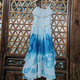 Aoschengko Tie-Dye-Hosentender-Kleid Yunnan immaterielles kulturelles Erbe blau handgefertigtes literarisches und künstlerisches Reisefotografie-Outfit von Frauen