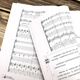 [Original old book] It is easier to get started with Ukulele single solo selection (simplified score + four-line score comparison) Single book