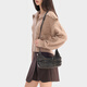 Charles/Keith25 Herbst Neues Produkt Retro gefaltete Bogen Eins Schulter-Achselhöhlen-Achselhöhlen-Scherbe Chinesische Valentinstag CK2-40271626 Creme Milk White S