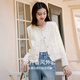 Xiangying Xiaoxiangfeng Kurzjacke für Frauen 2025 Herbst neuer Stil Prominente französische Stil Rundhals Hals weiß hohl Top Egret Weiß S