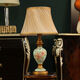 Europäische Tischlampe Schlafzimmer Nachttischlampe warmes und kreatives Licht Luxus amerikanisches Retro modernes Nachtlicht Hochzeitsfeier Tischlampe Wohnzimmer YL9930 mittelgroßer Dimmerschalter
