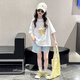 Mokitoul Girls Summer Anzug Set 2025 neue Mädchen modische Kurzarm Kinder Sommer-Denim Shorts zweiteilige Set Aprikosen-T (High-End-Geschenkboxverpackung) 120 cm
