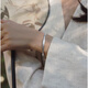 999 Sterling Silber Armband Männer und Frauenmode und vielseitiger Stil Blumen-ähnliches Brokatarmband Plain Silber Armband Geburtstag Geschenk Blume-ähnliche Brokatarmband 15g