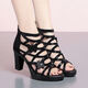 Yierkang Römische Sandalen für Frauen weiche Leder hohl hohe Heels bequemer Sommer atmungsaktiver koreanischer Stil modischer vielseitiger Fisch Mundschuhe für Frauen schwarz 38