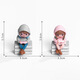 GELUN MIGN CARTONE BURANT CHARGET SMELLES ORNAGENTS CRÉATIVE OFFICE CÉRIENNE Mini couple Micro Landscape Decorations Deux personnes portant des sacs d'école