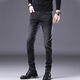 Jiumu Wang Qiu Plus Velvet Jeans für Männer 2024 Herbst und Winter Neue schlanke kleine Füße Winter Trendy Casualhose für Männer schwarz 1048 28 Taillenumfang 2 Fuß 1 geeignet für 100 Jin [Jin gleich 0,5 kg]