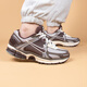 Nike (Nike) Zoom Vomero 5 Frauen mit niedrigem Top Retro Sports Laufschuhe FD9920-022 FN6742-001 Grün <> 38,5
