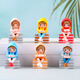GELUN MIGN CARTONE BURANT CHARGET SMELLES ORNAGENTS CRÉATIVE OFFICE CÉRIENNE Mini couple Micro Landscape Decorations Deux personnes portant des sacs d'école