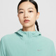 Nike (Nike) Swift Damen Running Sonnenschutzkleidung Herbst Herbst Wasserabweisungen HQ0651 017 Kanonenfutter/Silber XS