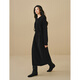 Vestido de punto de cintura con capucha informal Inman 2025 Invierno NUEVO VERSATILE VERSATILE SLIM Y ENCENDIDO NEGRO NEGRA SLAVE
