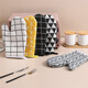 Chuangjingxin selects oven gloves, German quality kitchen thickened thermal insulation anti-slip gloves tools, high temperature resistant and anti-scalding household oven micro white plaid 2 pieces