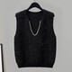 She wears slimming knitted vest for women 2025 autumn new style temperament V-neck pullover vest