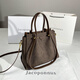 Jacoponnus Jacobang Bucket Bag Women's 2025 Nuevo nicho de alta gama de lujo de lujo Gran capacidad Commuting Soft Cuero Crossbody Bagk Café Batik Embalaje ordinario Bolsa grande