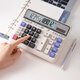 Deli dual power supply computer button calculator 12-digit large screen horizontal calculator financial/bank calculation office stationery without voice 2135