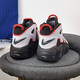 Nike (Nike) Frauenschuhe 2025 Sommer Neue Luft mehr UPTEMPO PIPPEN Schockabsorbierende Basketballschuhe große Kindersport- und Freizeitschuhe DH9719-200 Schwarz, Weiß und Rot 39