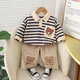 Disneys neuer Kinderanzug Boy's Sweatshirt Baby Kleidung Frühling und Herbst gutaussehende modische Baby Spring Zwei-teilige Set lässige Kinderkleidung Blaues Revers Streifen Bären Set 80