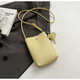 Qiaoyi weiches Leder süße kleine Elefant-Tasche Frauen neue One-Shoulder Crossbody Mobiltelefontasche High-End Nischen-Mode-Mobilfunk-Mobiltelefon-Tasche gelb-inklusive kleine Elefantenanhänger