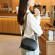 Gehen Sie nach Osten nach leichter Luxus-Lehrer-Tag Geschenk kleiner Tasche Frauenbeutel Neue Kapazität Single-Shoulder-Crossbody-Tasche lässig vielseitige kleine runde Tasche Schwarz verbessertes Model (zwei Schultergurte) klein und exquisit