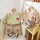 Disneys neuer Kinderanzug Boy's Sweatshirt Baby Kleidung Frühling und Herbst gutaussehende modische Baby Spring Zwei-teilige Set lässige Kinderkleidung Blaues Revers Streifen Bären Set 80