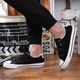 Jiajia Bull Velcro Canvas Schuhe Low Top Herrenschuhe atmungsaktive große Schuhe weiße lässige Schuhe koreanische Style Lazy Schuhe Student Sneakers Schwarz (F02) 43