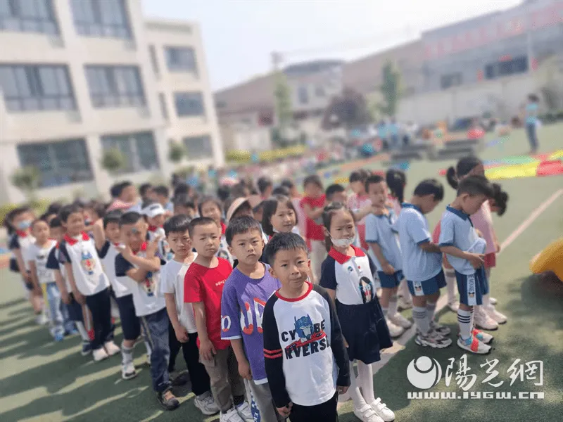 灞桥区红旗街道中心幼儿园体能游戏展示活动如期举行