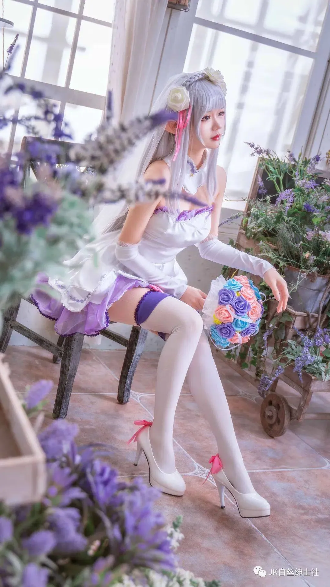 cos：艾米莉亚手办婚纱cos正片@萝拉