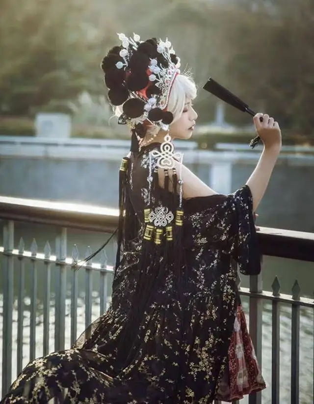 旗袍与洛丽塔的“跨风格碰撞”，既优雅又古典，圈外人也爱了