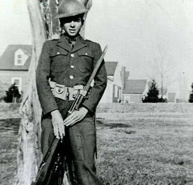 美国队长原型：16岁参军，身高165厘米，作战27个月获得33枚奖章