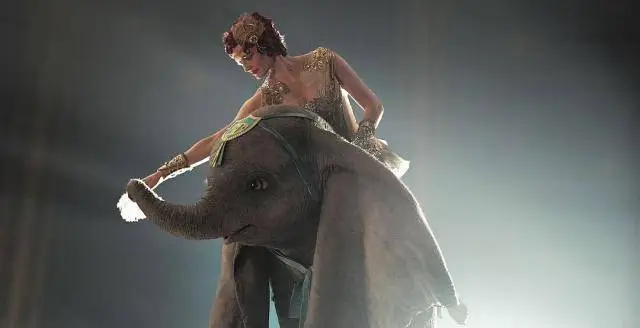 迪士尼经典动画《小飞象》真人版，是否值得观看？