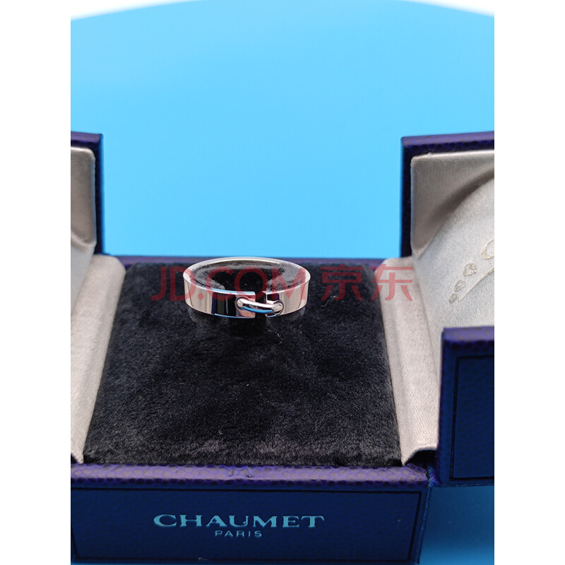 标的四十五	chaumet戒指 序号1842313，52指围，18K白金，宽度4毫米 1枚