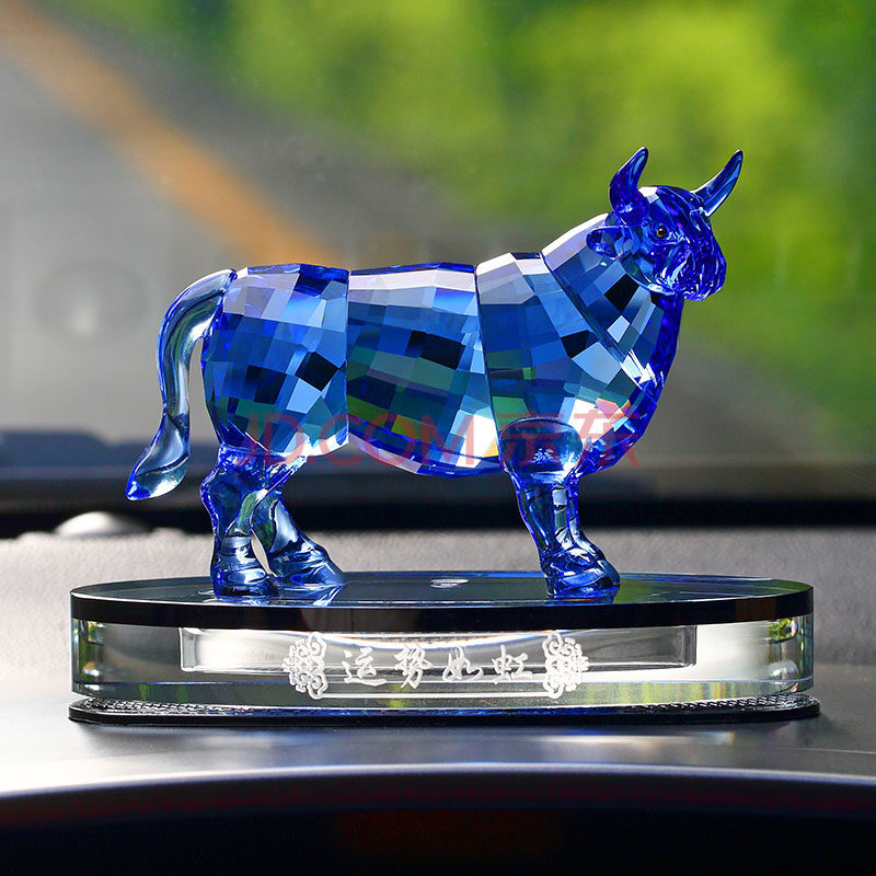 饰摆件 牛气冲天水晶牛车载香水汽车内饰车里摆车上装饰用品车内饰品