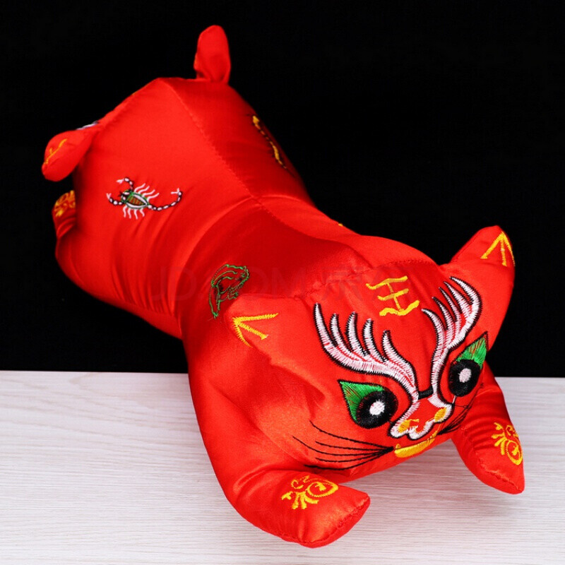 老虎枕头手工刺绣 民俗特色手工艺刺绣布老虎双头虎头枕平安满月宝宝
