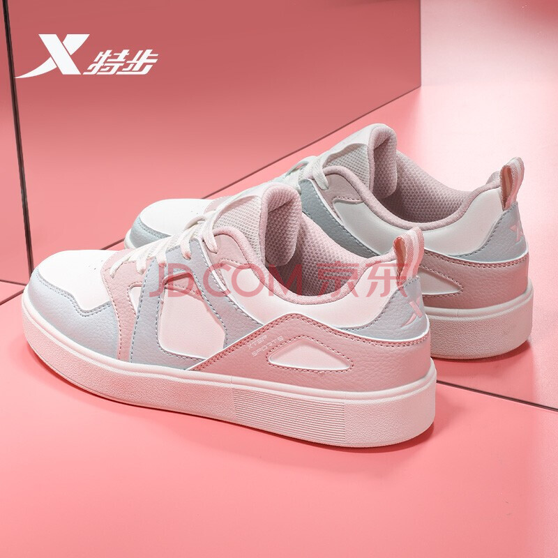 特步女鞋运动鞋女板鞋女秋冬季减震休闲鞋子女小白鞋女 米粉绿 36