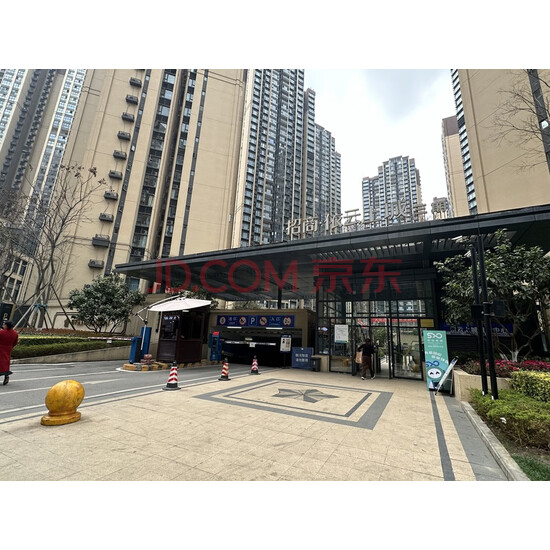 【招商·依云上城三期】成都市龙泉驿区群辉北路199号3栋1单元10层1005号房屋及附着装修