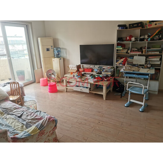 【和贵久居福】成都市双流区西航港街道临港路四段9号和贵久居福3栋4单元10楼1001号房屋及添附装修设施