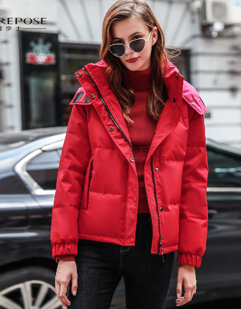 冬装新品女款简单时尚纯色保暖立领连帽可脱卸短款羽绒服女 大红色 xl