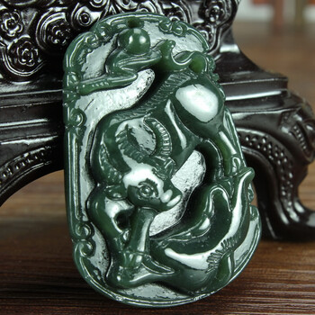 润艺珠宝 和田玉青玉生肖 牛挂件 玉牌 牛气冲天 (送证书)