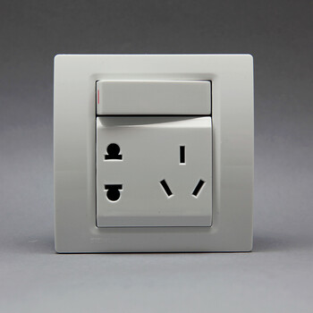 西门子(siemens)灵动系列 雅白色 10a五孔电源插座 带开关墙壁插座 五