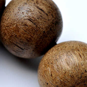 > 俏雅 越南正宗天然黄奇楠沉香15mm佛珠