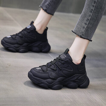 贵人鸟上班工作鞋2022年四季款全黑时尚百搭女鞋软底轻便老爹鞋防滑久