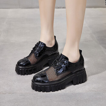 宾他她轻奢品牌英伦小皮鞋女秋季薄款2021新款软皮厚底黑色松糕鞋镂空