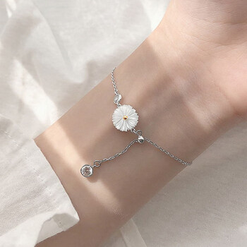 赤瑕宫s银贝壳小雏菊抽拉手链可爱夏日学生手环女闺蜜冷淡风雏菊手链