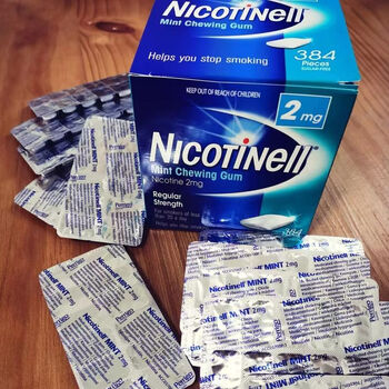 澳洲进口直邮nicotinell诺华戒烟贴片尼古丁戒烟口香糖戒烟诺华口香糖