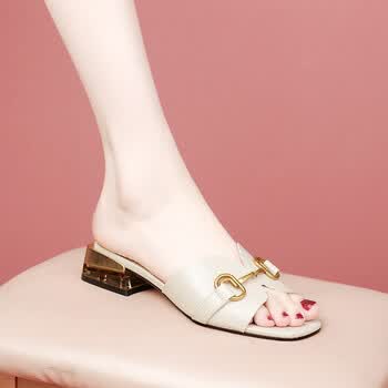 浩久丰露趾粗跟凉拖鞋女牛皮中跟一字拖鞋外穿夏季新款时尚百搭女拖鞋