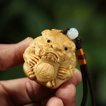 财迷把件黄杨木雕进宝手把件貔貅抱球男士文玩把玩件转运旺财皮丘吊坠